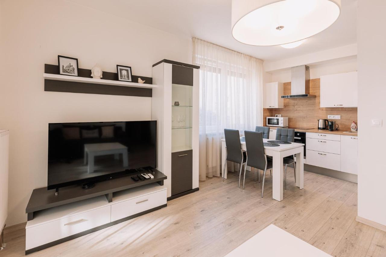 Skau 2 Old Town Family & Business Apartment 2 Floor Free Parking 布拉迪斯拉发 外观 照片
