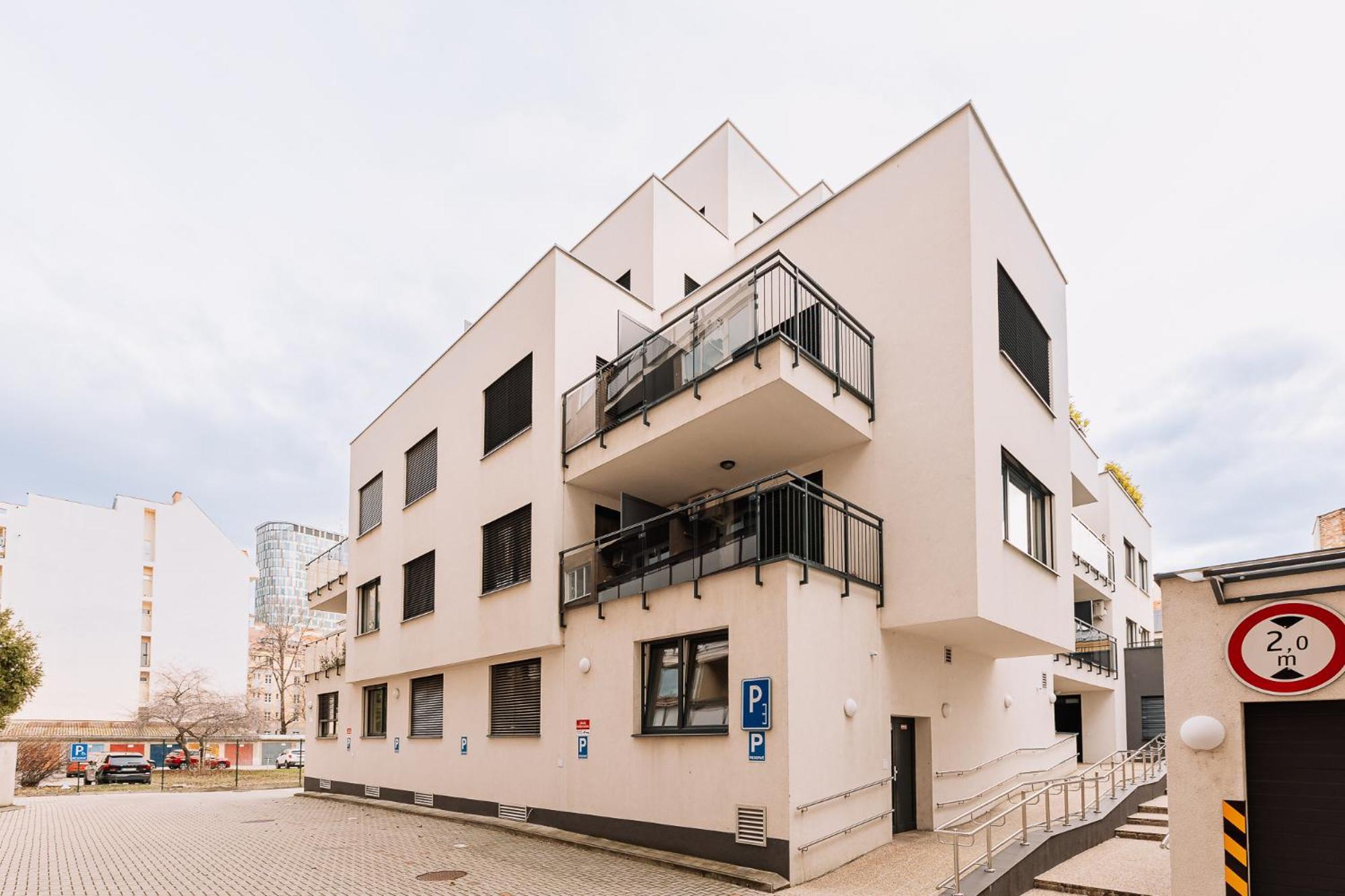 Skau 2 Old Town Family & Business Apartment 2 Floor Free Parking 布拉迪斯拉发 外观 照片